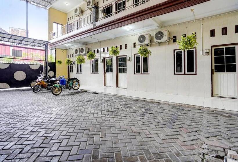 酒店 Oyo 91795 Kos Jeehel Syariah