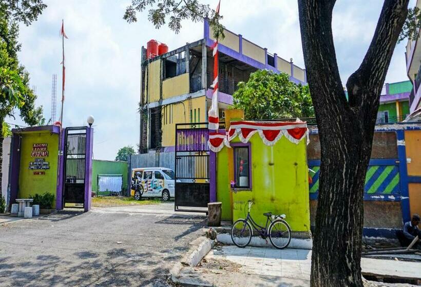 Отель Oyo 91796 Guest House Ghalta Syariah