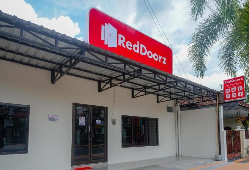 בית מלון כפרי Reddoorz Syariah Near Rs Soeradji Pemuda Klaten