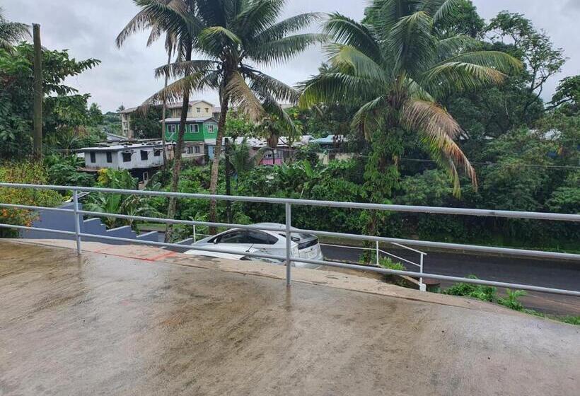 هتل Single Room With Shared Kitchen And Living Room