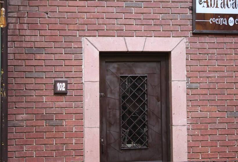 هتل Sonno Plaza Allende