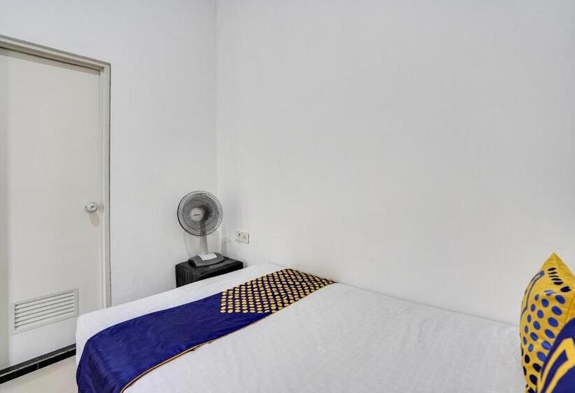 Hotel Spot On 91745 Rumah Kost Gresik Syariah