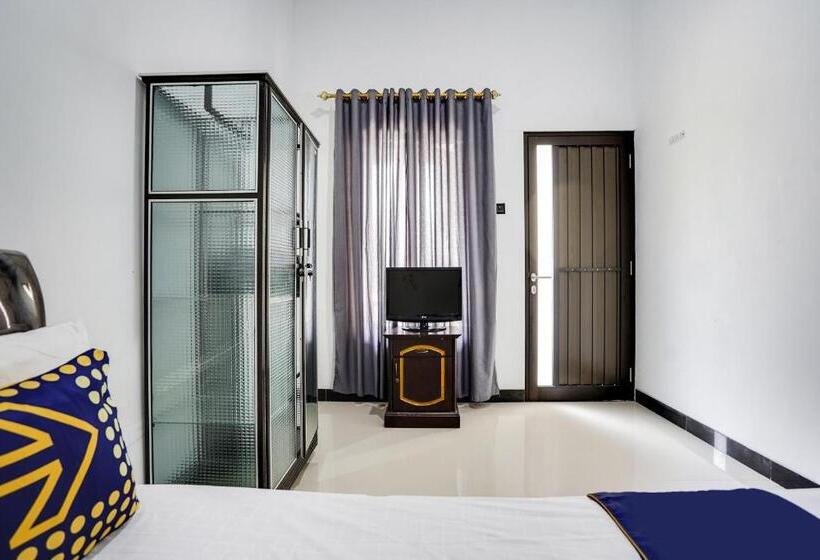 בית מלון כפרי Spot On 91745 Rumah Kost Gresik Syariah