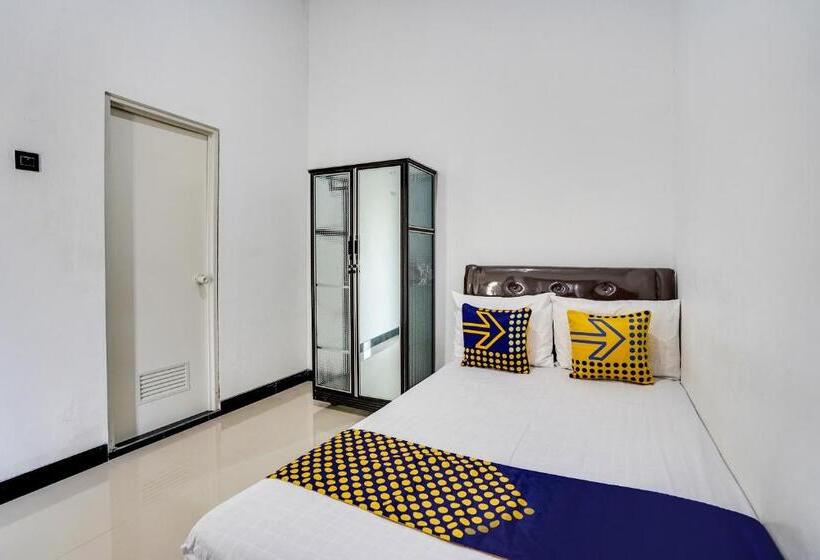 Hotel Spot On 91745 Rumah Kost Gresik Syariah