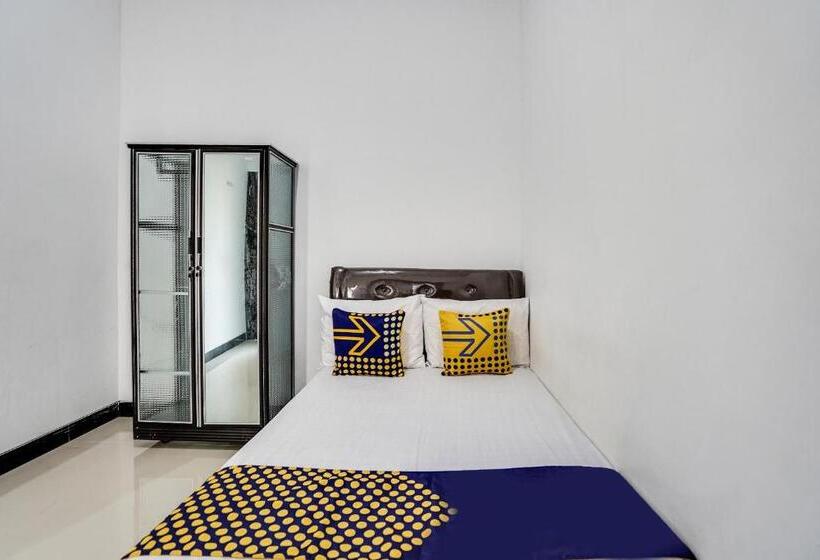 Hotel Spot On 91745 Rumah Kost Gresik Syariah