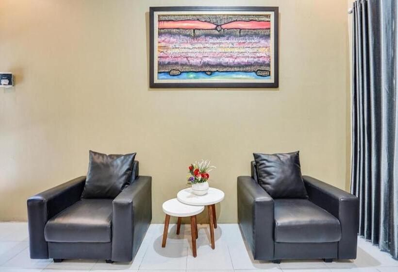 Hotel Spot On 91745 Rumah Kost Gresik Syariah