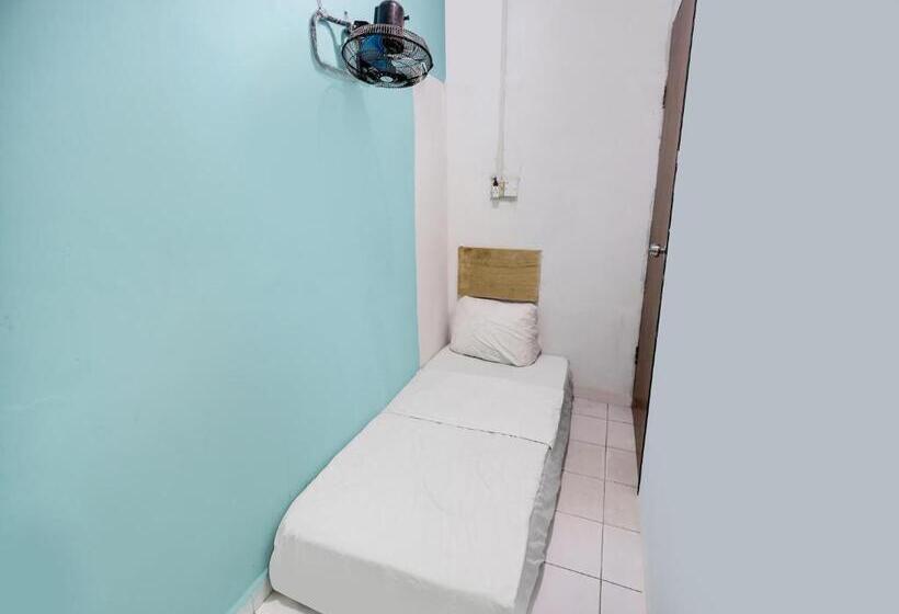 호텔 Spot On 91792 Solo Baru 2 Homestay Syariah