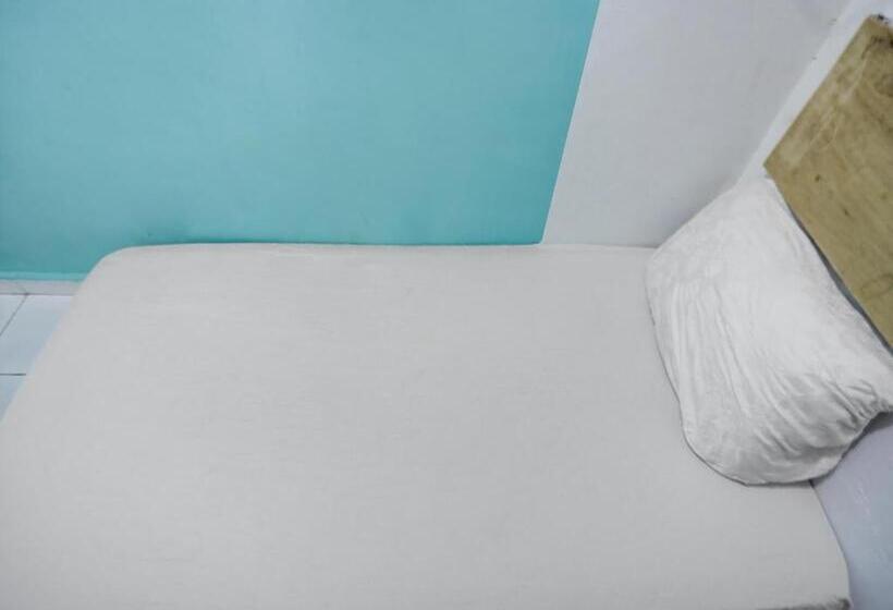 호텔 Spot On 91792 Solo Baru 2 Homestay Syariah