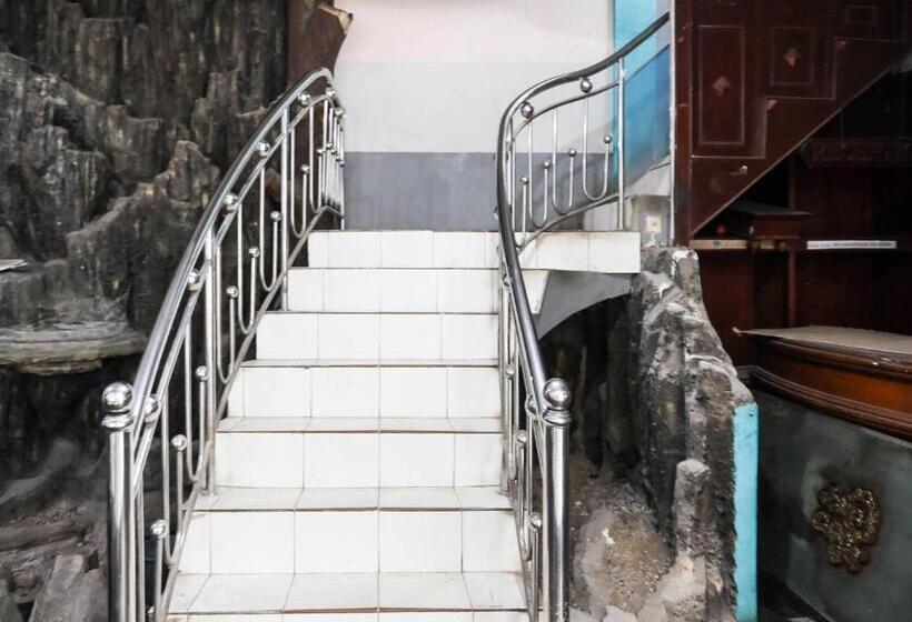 호텔 Spot On 91792 Solo Baru 2 Homestay Syariah