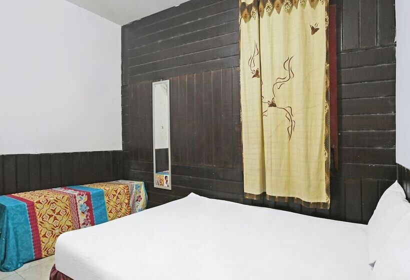 ホテル Spot On 91793 Maila Homestay