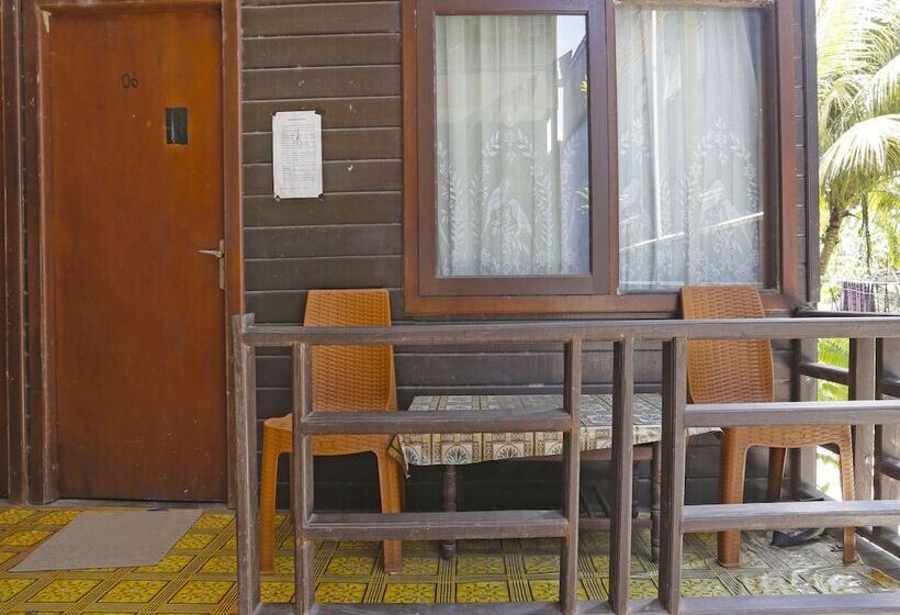 ホテル Spot On 91793 Maila Homestay