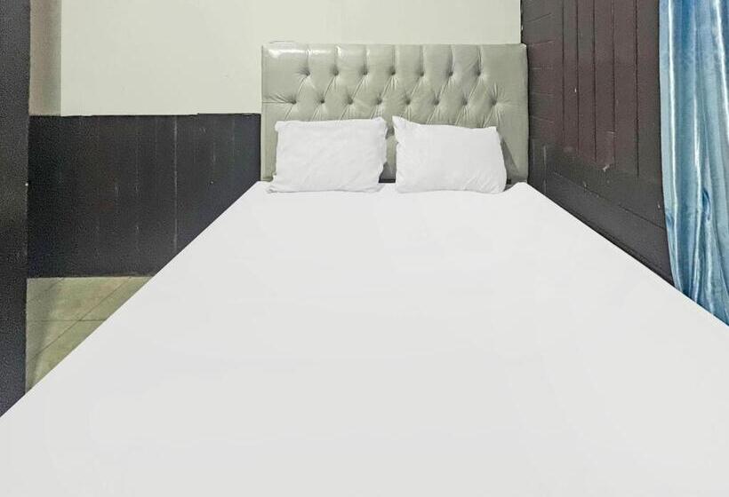 ホテル Spot On 91793 Maila Homestay