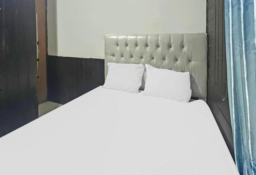 ホテル Spot On 91793 Maila Homestay