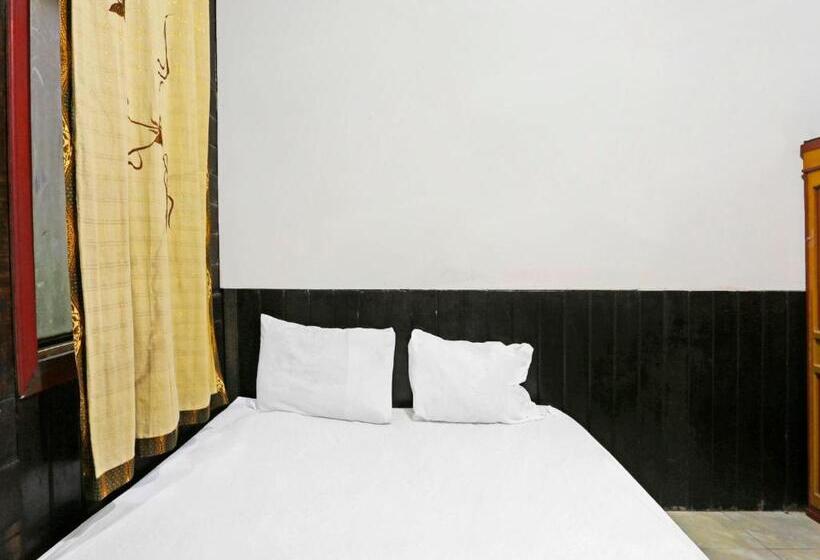 ホテル Spot On 91793 Maila Homestay