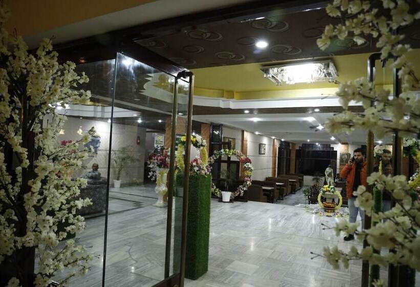 בית מלון כפרי The Morni Resort