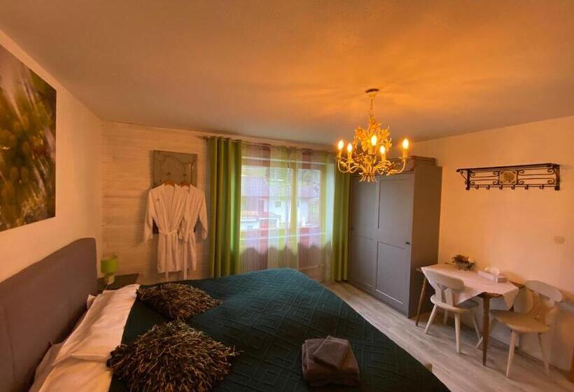 بنسيون Gästehaus Schmitt