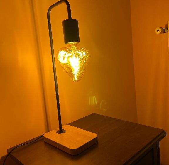 פנסיון Mezzaluna Guest House