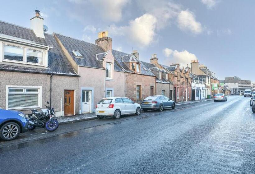 بنسيون Mystayinn Tomnahurich Guest House