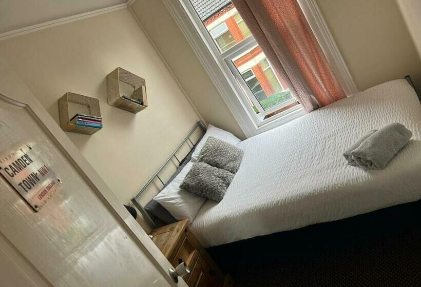 פנסיון Room In Family Home Near Penny Lane Liverpool
