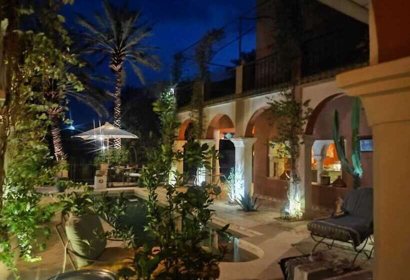 پانسیون Room In Guest Room  Charming Guest House With Pool For 6 People 1