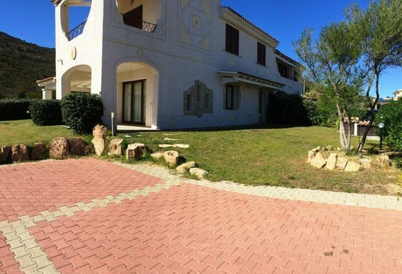 Пансион Santeodoro Exclusive Rooms   Castle Holidays