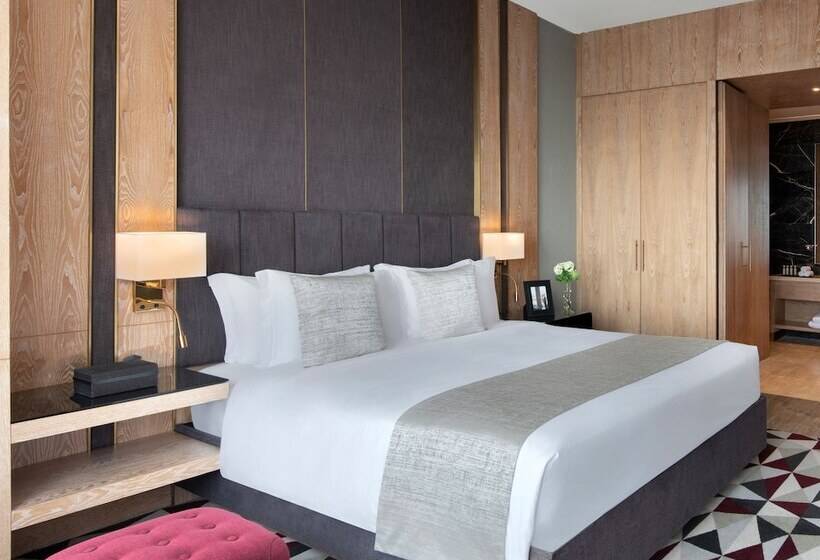 The Bentley Luxury Hotel & Suites