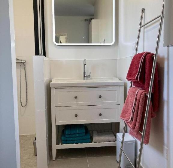 مبيت وإفطار Chambre, Salle De Bain, Toilette, Salon Privatif