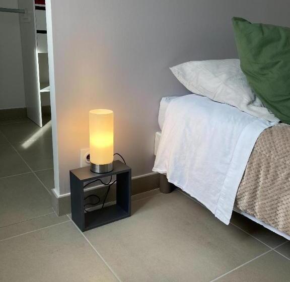 مبيت وإفطار Chambre, Salle De Bain, Toilette, Salon Privatif