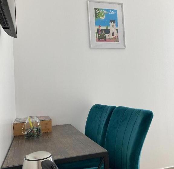 مبيت وإفطار Chambre, Salle De Bain, Toilette, Salon Privatif