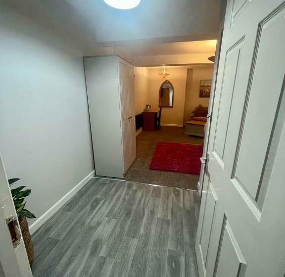 مبيت وإفطار Y Teifi Room Only