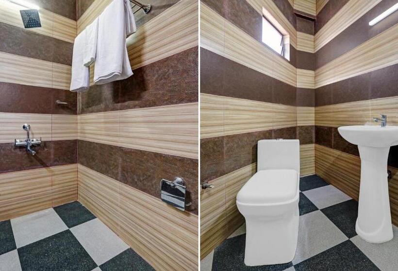 Itsy Hotels Regalia Grand, 500 Mtrs From Madikeri Fort