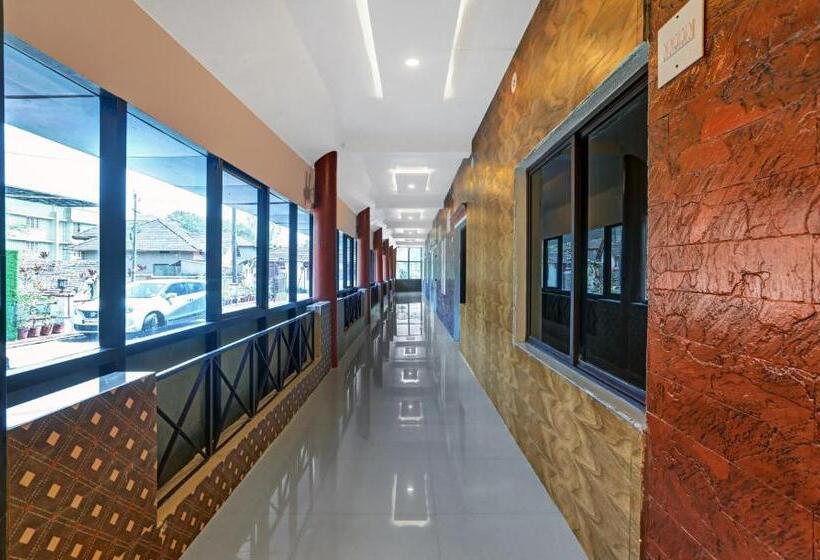 Itsy Hotels Regalia Grand, 500 Mtrs From Madikeri Fort