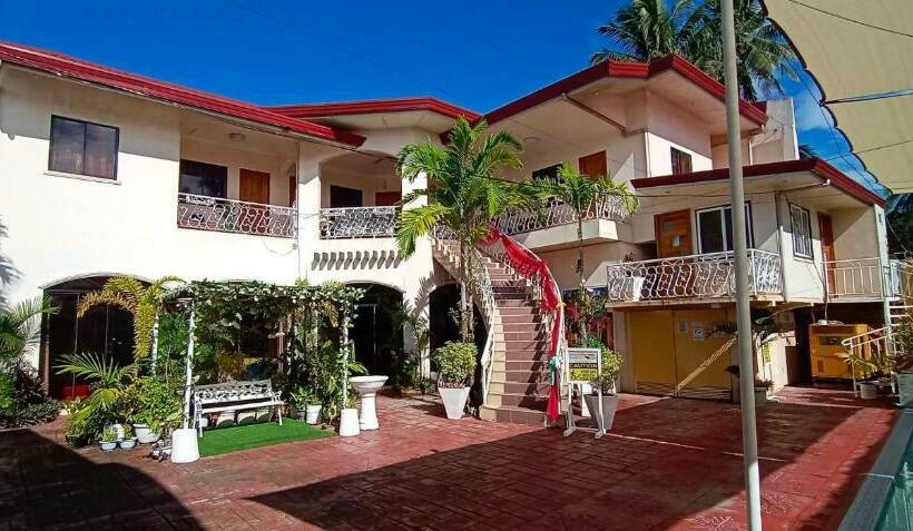 בית מלון כפרי Ladolcevita Inland Resort