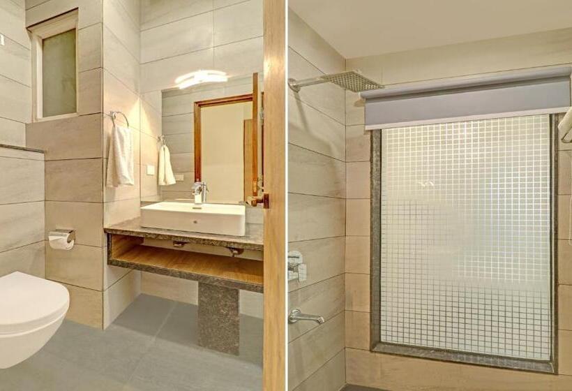 ホテル Treebo Delmont