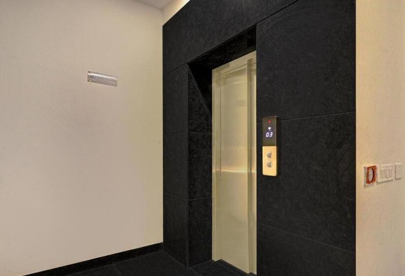 ホテル Treebo Delmont