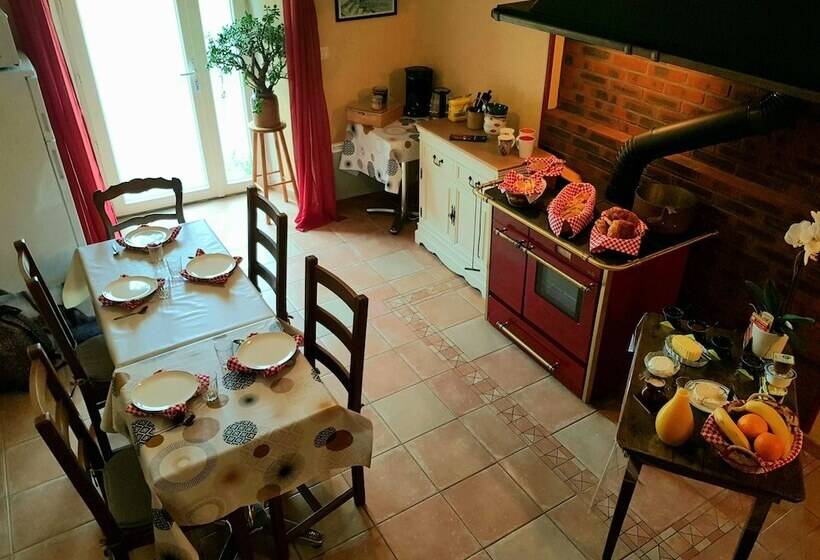 Пансион Aux Chambres Du Chadoux De Chateaubourg