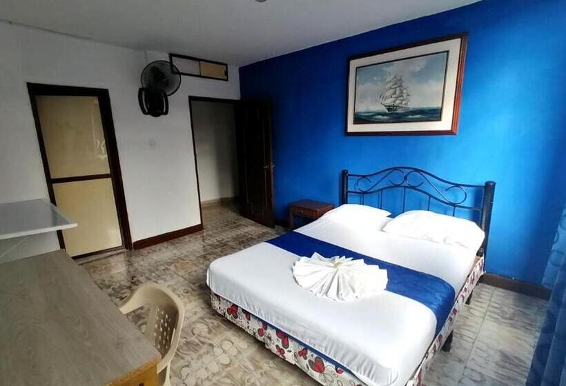 پانسیون Hostal El Rey