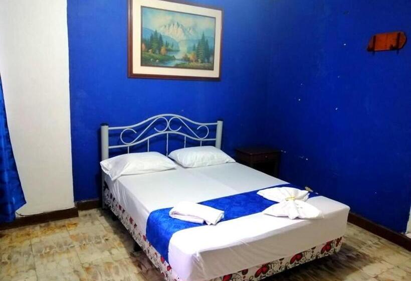 بنسيون Hostal El Rey