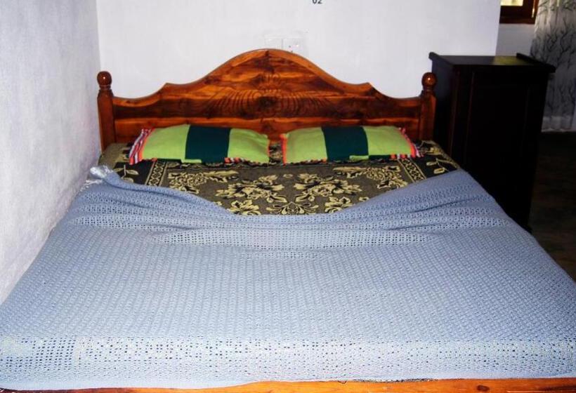 פנסיון Madiha Surf House Lanka