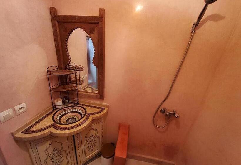 پانسیون Surf & Salsa Guesthouse