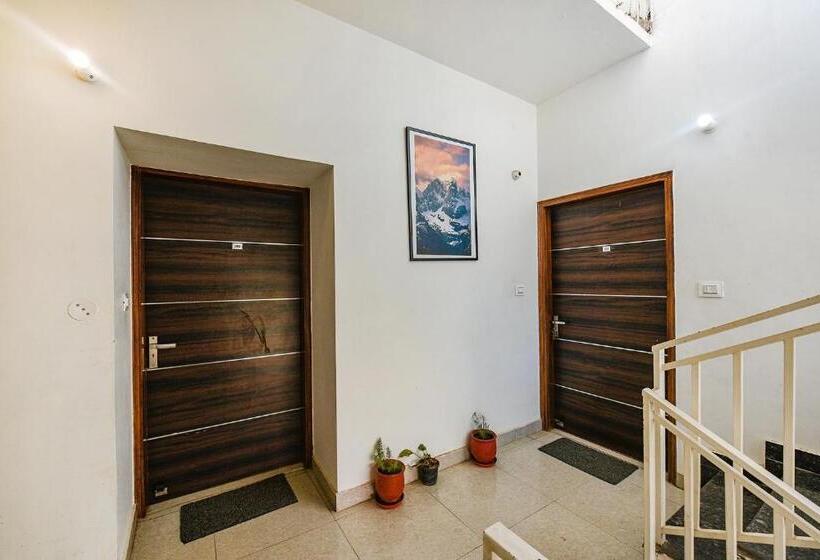 Fabhotel The Micky House