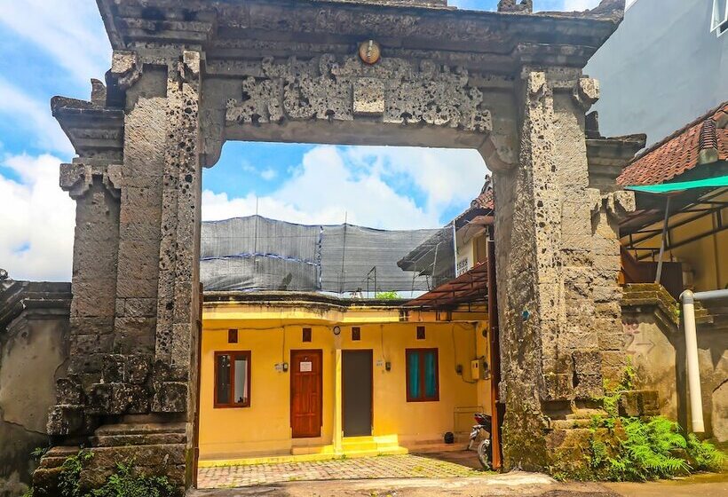 호텔 Pondok Syariah Denpasar Mitra Reddoorz