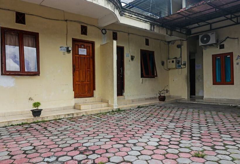 호텔 Pondok Syariah Denpasar Mitra Reddoorz