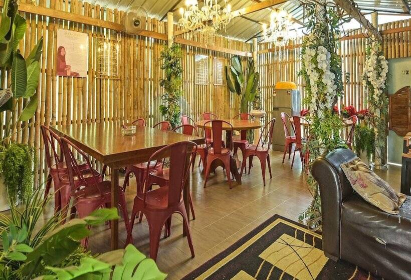 ホテル Oyo 90636 Teratak Zakiah Chalet