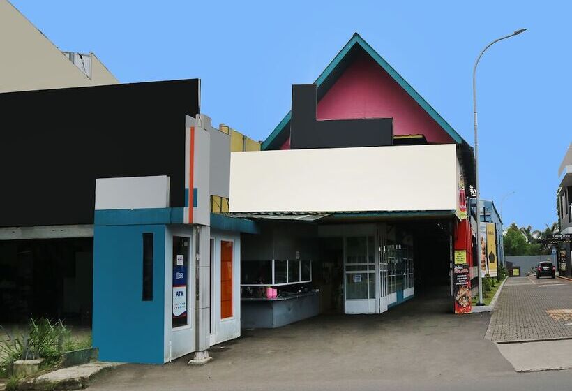 酒店 Spot On 91765 Kaiku Guest House