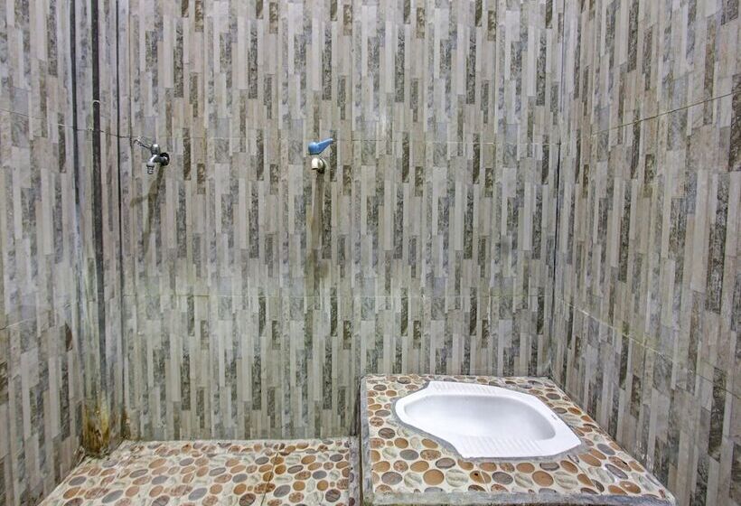 هتل Spot On 91771 Homestay Bang Haji