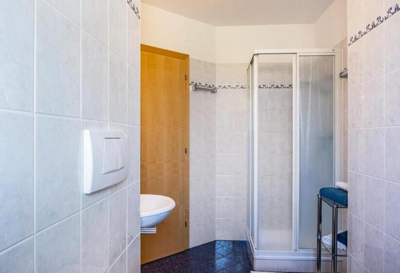 ホテル Valtlhof Apt 1