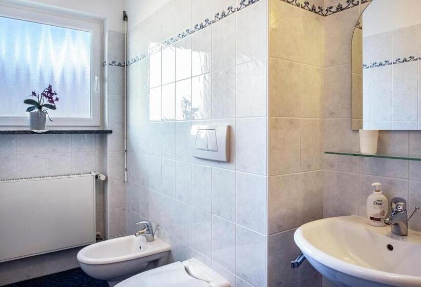 ホテル Valtlhof Apt 1