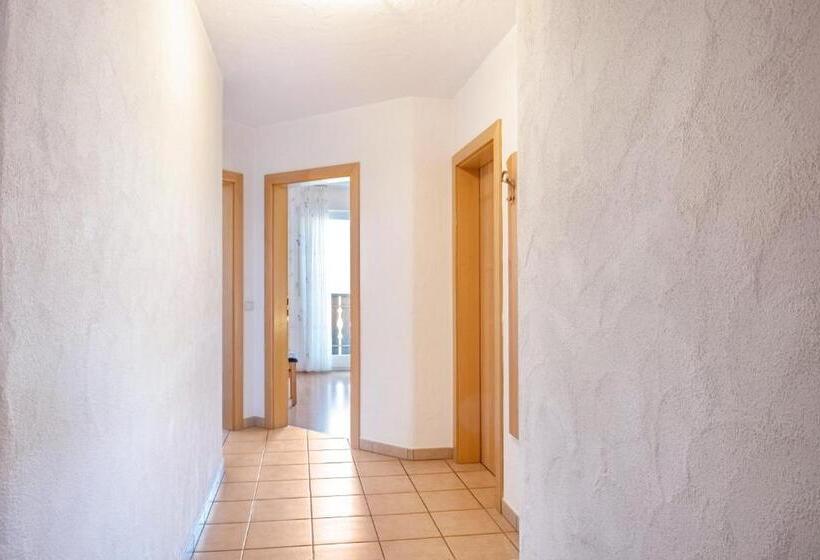 ホテル Valtlhof Apt 1