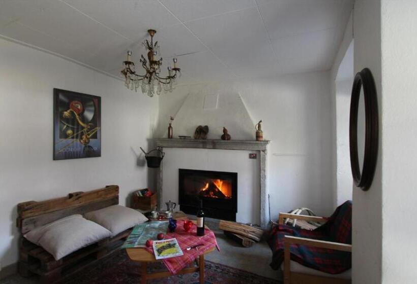 פנסיון Camera In Casa Eva